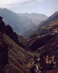 View of Sacred Valley as we went towards Pisac(Click to enlarge)